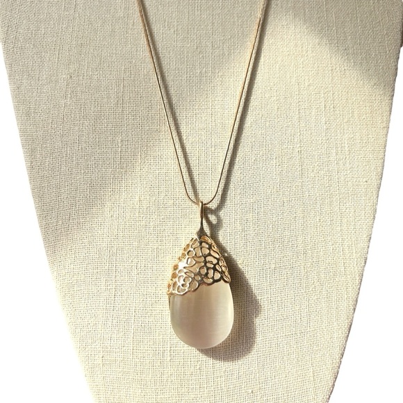White Moonglow Pendant Necklace - Picture 4 of 7